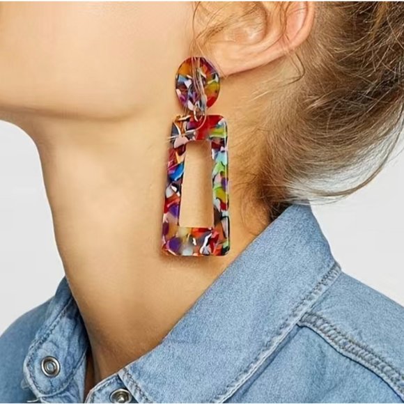 "Running Up That Hill" Mottled Acrylic Drop Dangle Earrings - Picture 1 of 3